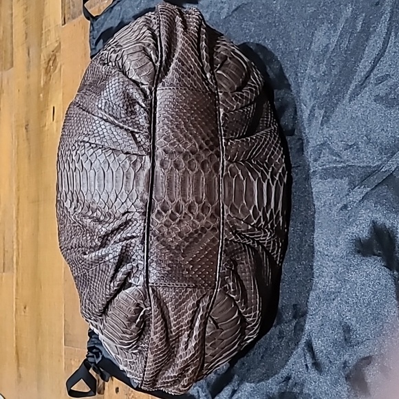 Zagliani python shoulder bag w/ magnetic flap and chain - Picture 6 of 13